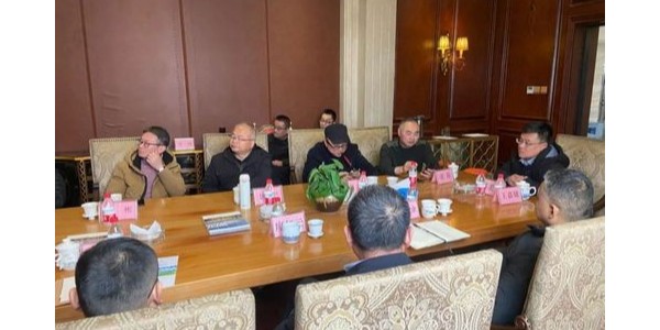 成都新農(nóng)村建設(shè)服務(wù)業(yè)發(fā)展論壇交流會成功舉辦！胡林副會長的專題分享與蔣美榮會長總結(jié)！
