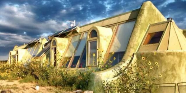 這個老炮兒建筑師讓難民住垃圾堆，卻贏得全世界尊重！
